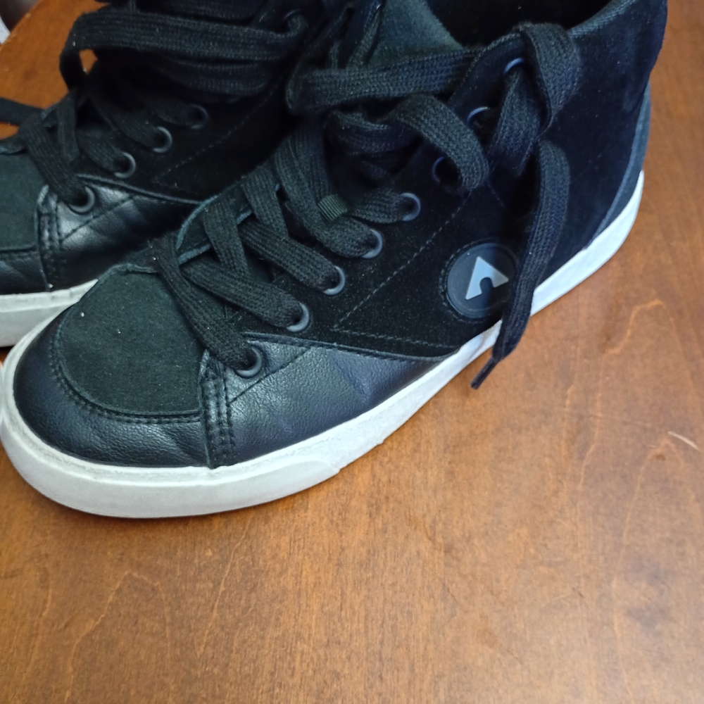 Airwalk Kids Black High-Top Sneakers